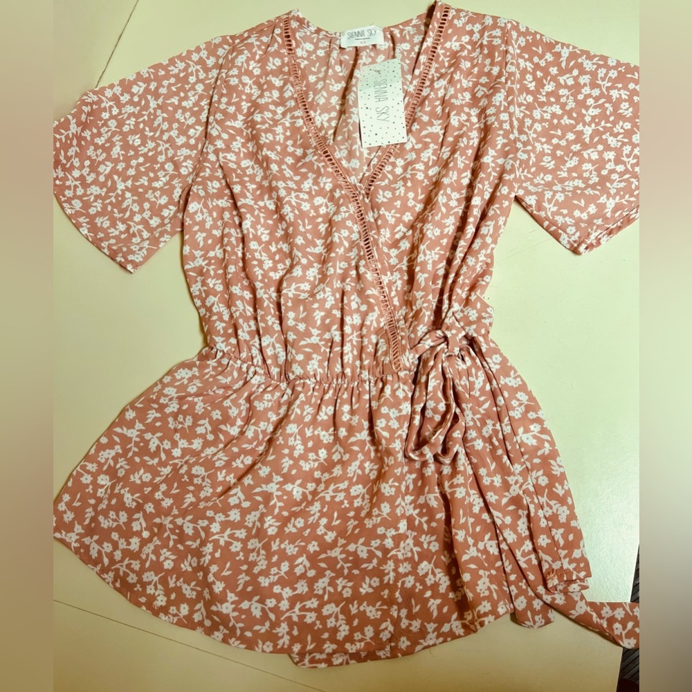 Sienna Sky Women's Floral Pink Blouse, Size XS - NWT - Picture 3 of 8